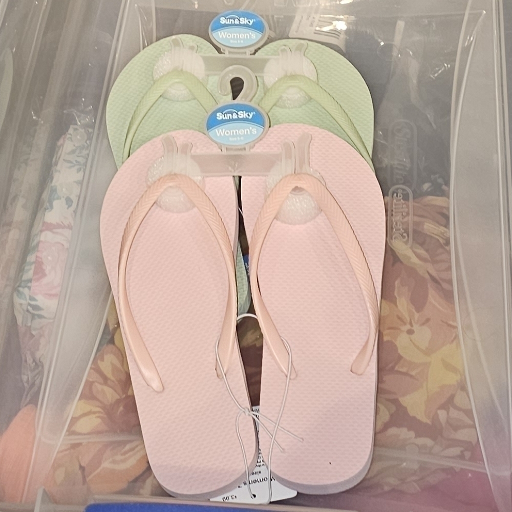 2 Pairs Flip Flops Sea Foam Green and Pink Size 5-6